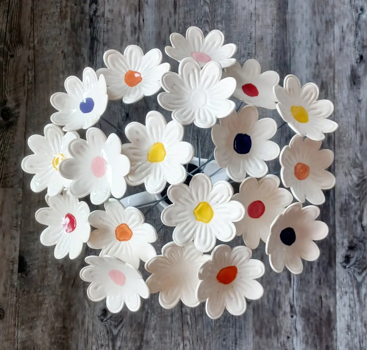 Ceramic daisies by Wendi Lindsay | Big Mac Creatives